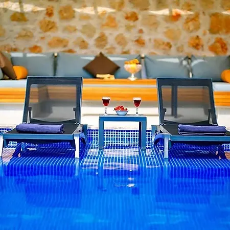 Sleeps 6 Pool Air Con Wifi Villa