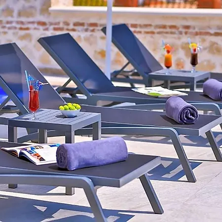 Βίλα Sleeps 6 Pool Air Con Wifi