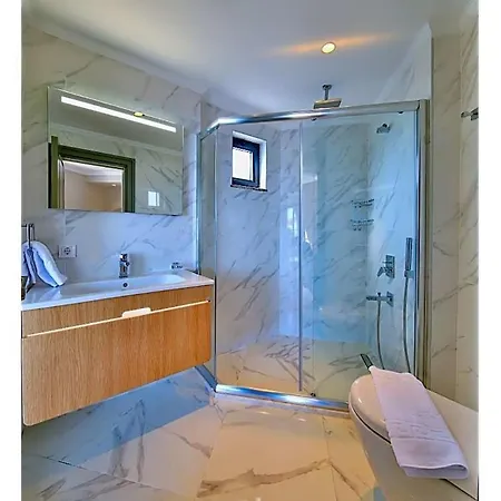 Βίλα Sleeps 6 Pool Air Con Wifi Καλκάν